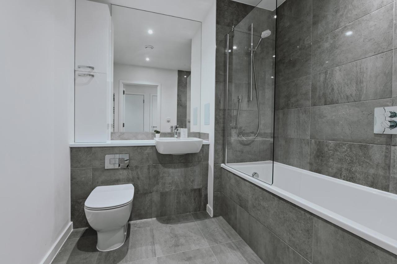 Khayat Homes - The Owelor - Two Bed Londen Buitenkant foto