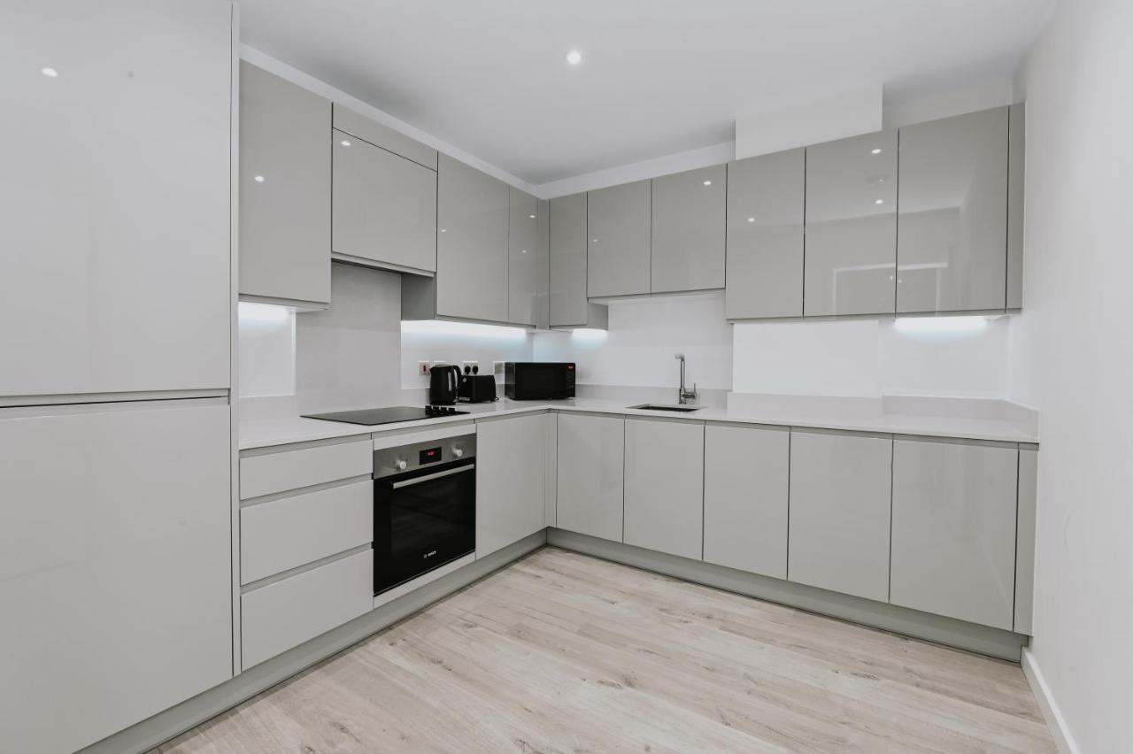 Khayat Homes - The Owelor - Two Bed Londen Buitenkant foto