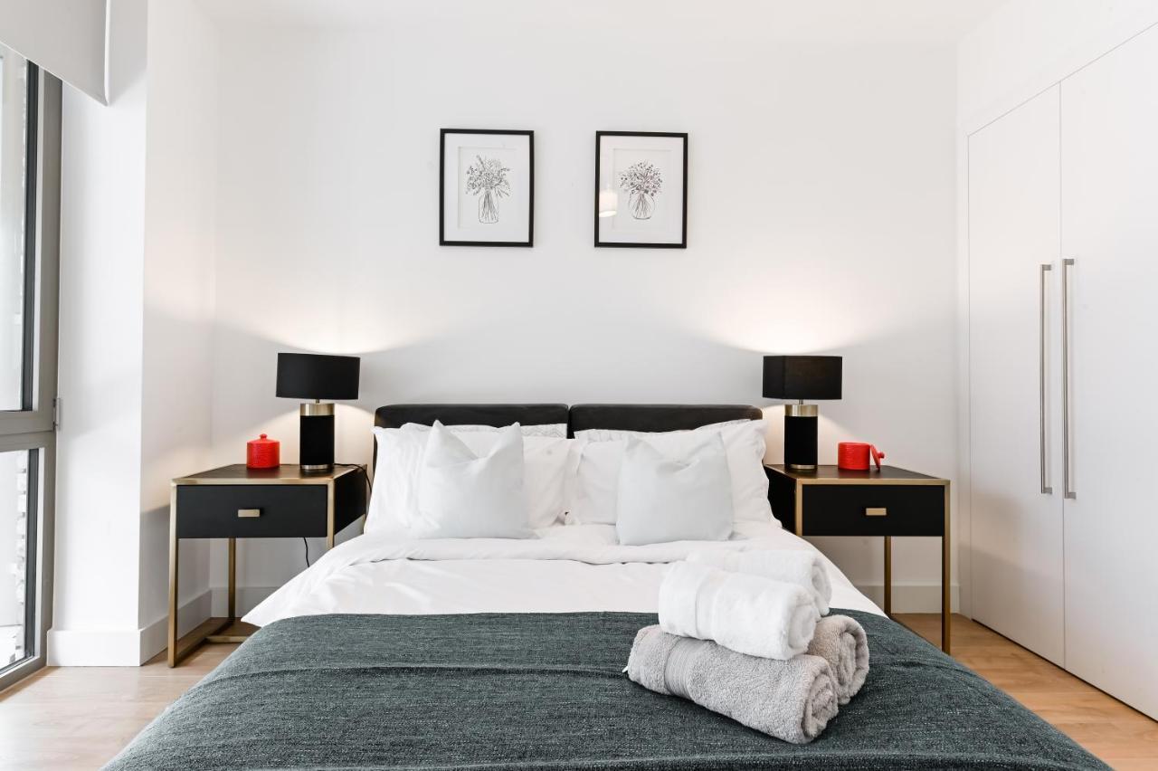 Khayat Homes - The Owelor - Two Bed Londen Buitenkant foto