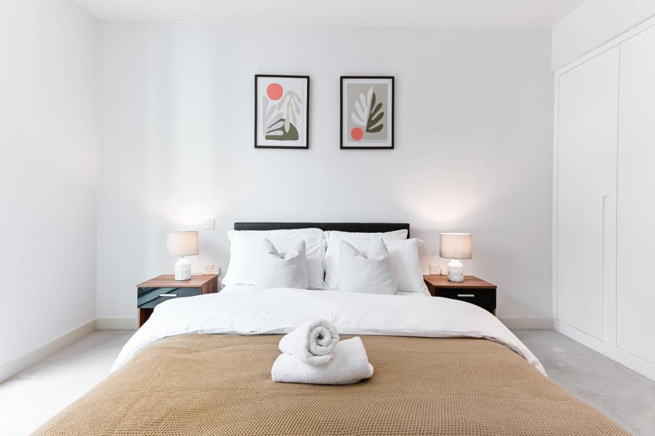 Khayat Homes - The Owelor - Two Bed Londen Buitenkant foto