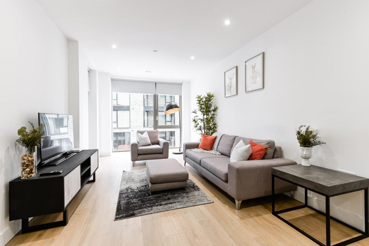 Khayat Homes - The Owelor - Two Bed Londen Buitenkant foto