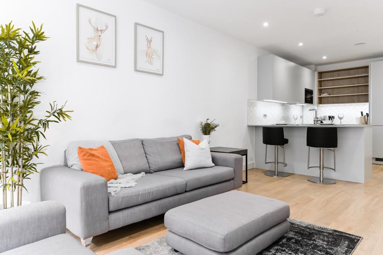 Khayat Homes - The Owelor - Two Bed Londen Buitenkant foto