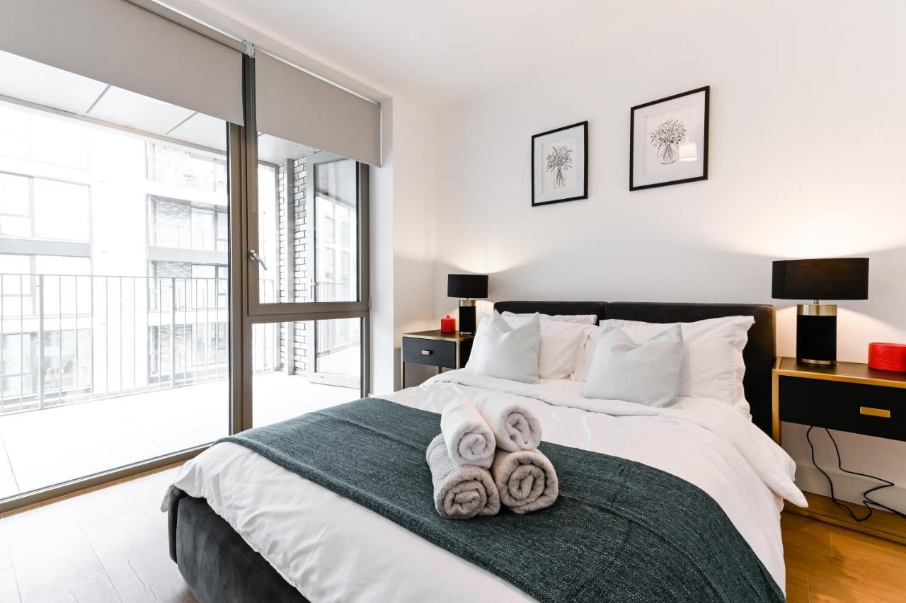 Khayat Homes - The Owelor - Two Bed Londen Buitenkant foto
